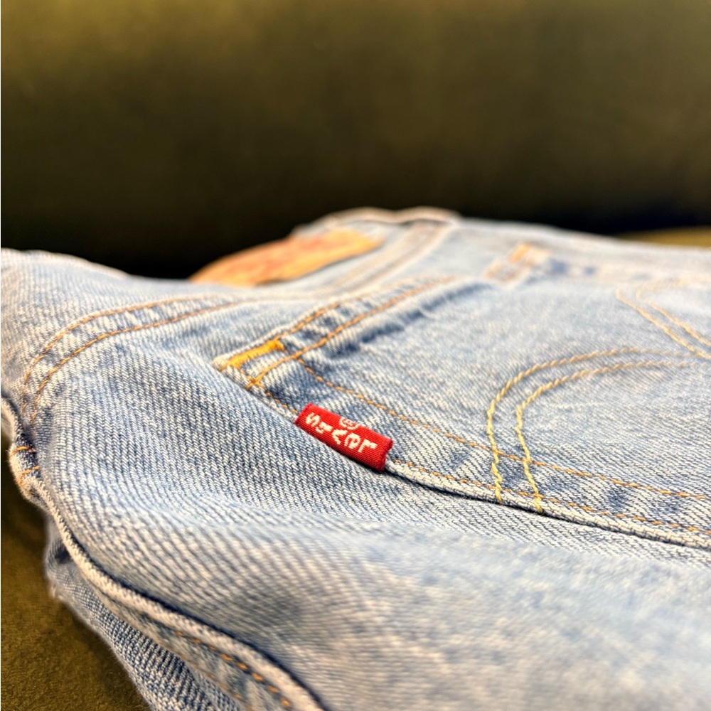 Levi’s 501 Skinny Jeans Distressed Knee Light Wash W31 L32